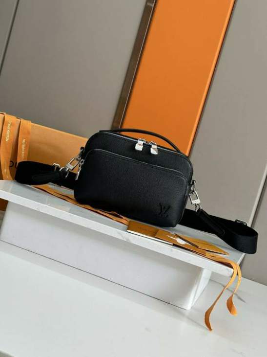 Picture of Louis Vuitton Mens Bags _SKUfw178152762fw
